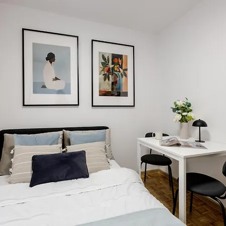 Апартаменты Old Town Citystay Rynek Ul Wiezienna 30 6 *